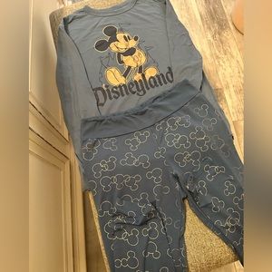 Long sleeve Mickey shirt and leggings